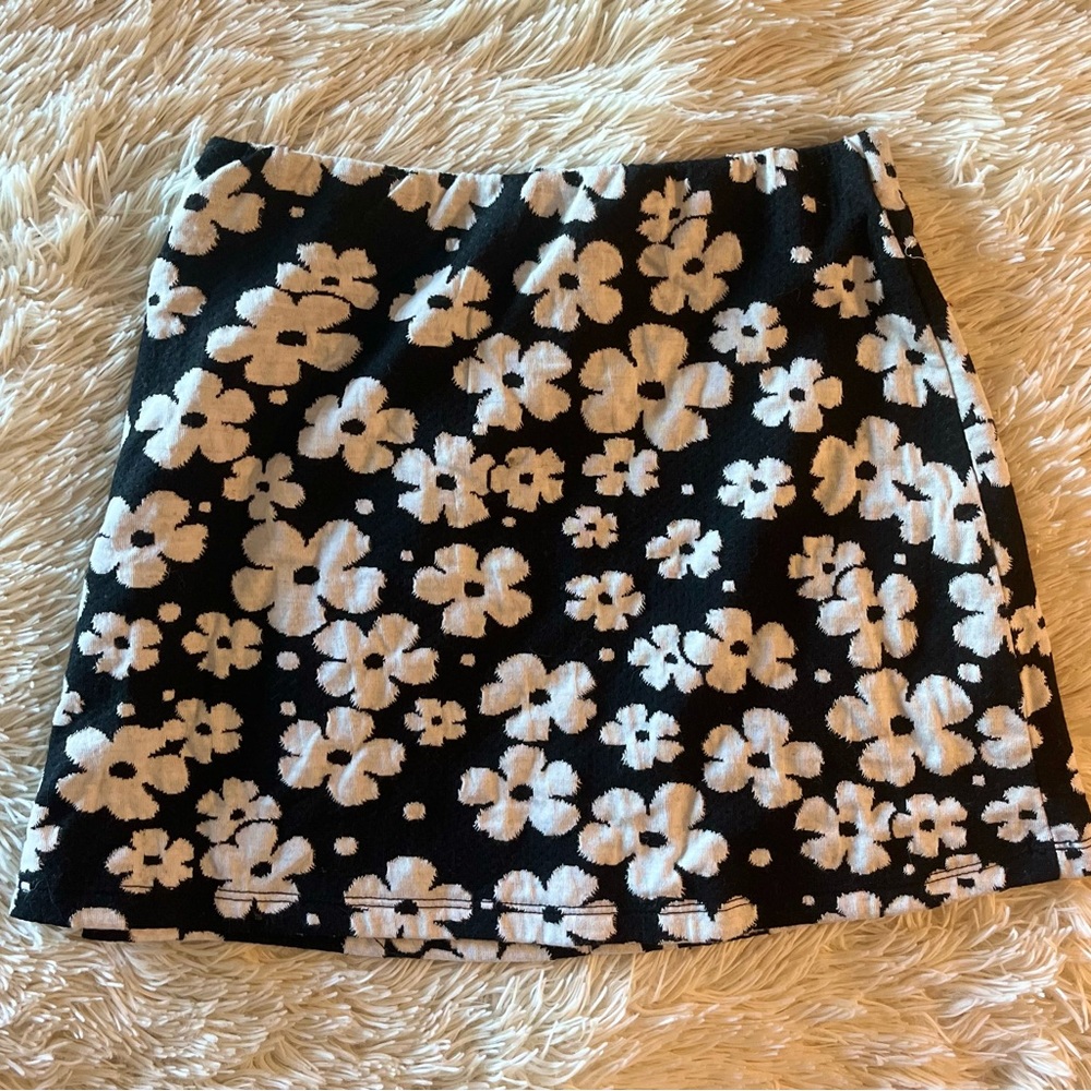 Urban Outfitters mini skirt ✨